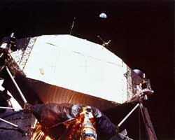 Земля над лунным модулем, миссия Аполлон-11