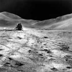 Снимок AS15-82-11057 из экспедиции Аполлона-15